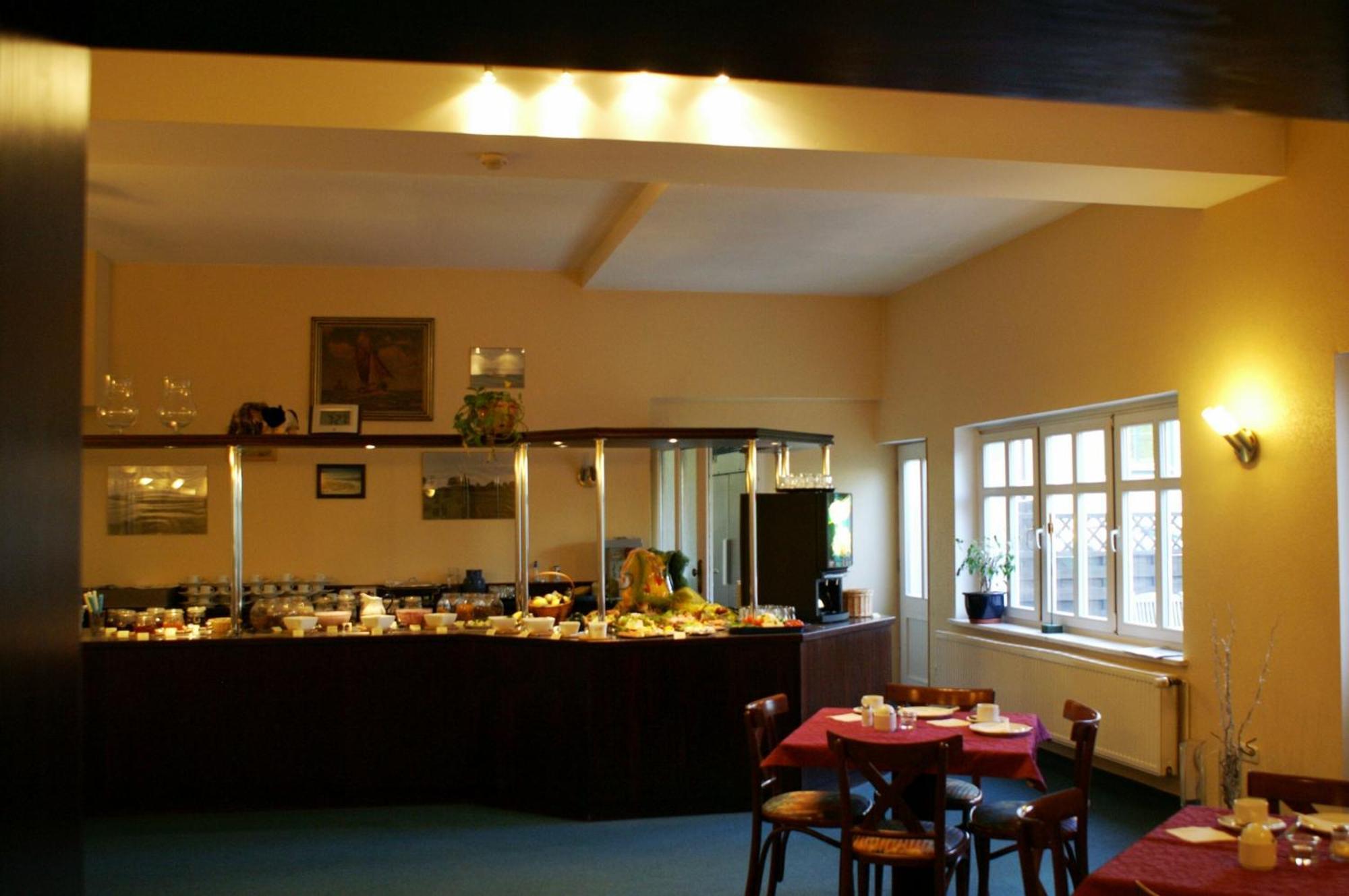 Hotel Strandpavillon Baabe Buitenkant foto