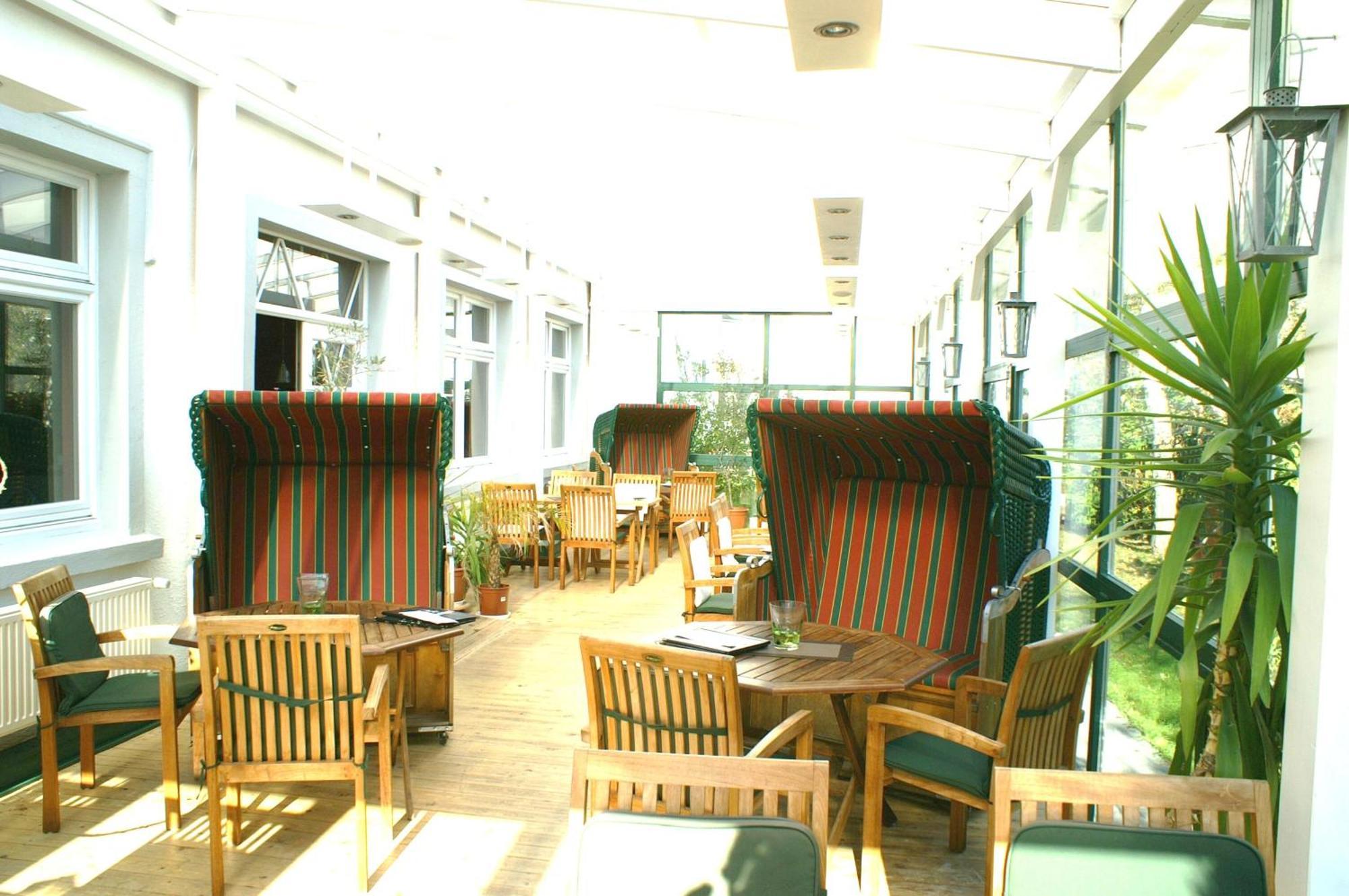 Hotel Strandpavillon Baabe Buitenkant foto