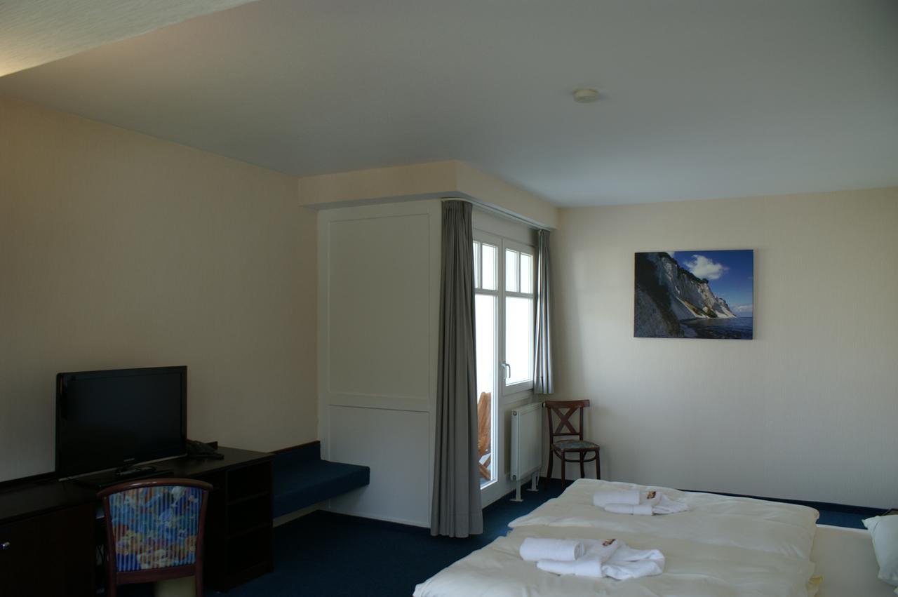 Hotel Strandpavillon Baabe Buitenkant foto