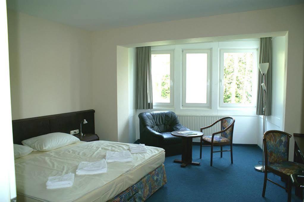 Hotel Strandpavillon Baabe Buitenkant foto