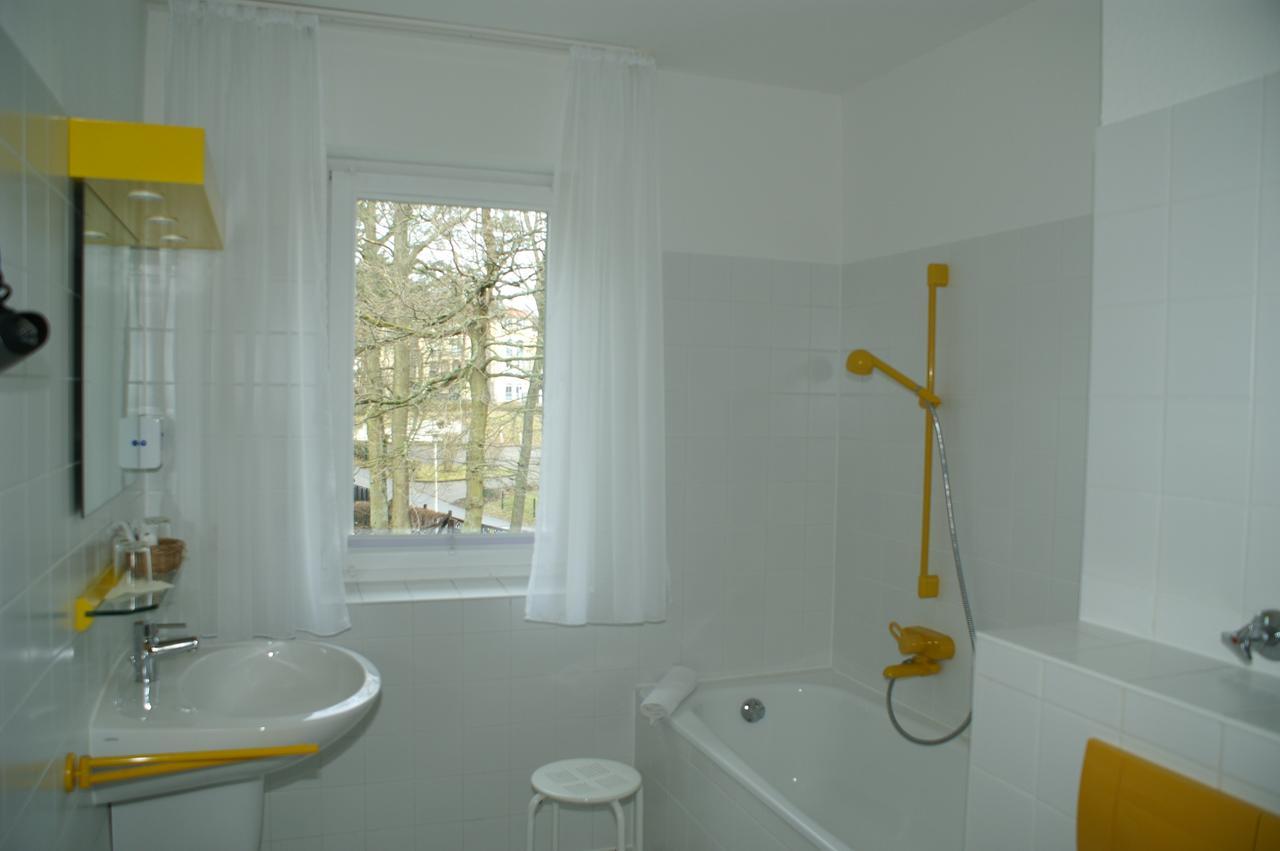 Hotel Strandpavillon Baabe Buitenkant foto
