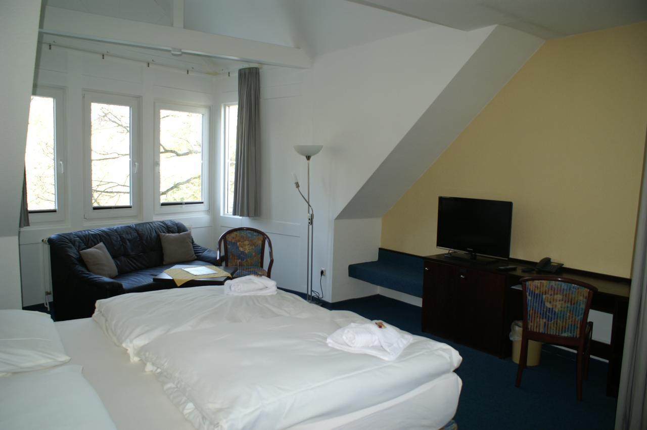 Hotel Strandpavillon Baabe Buitenkant foto